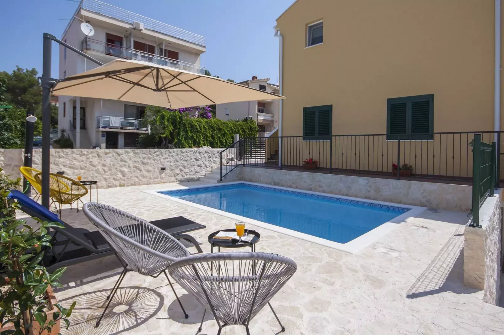 poolofhouse