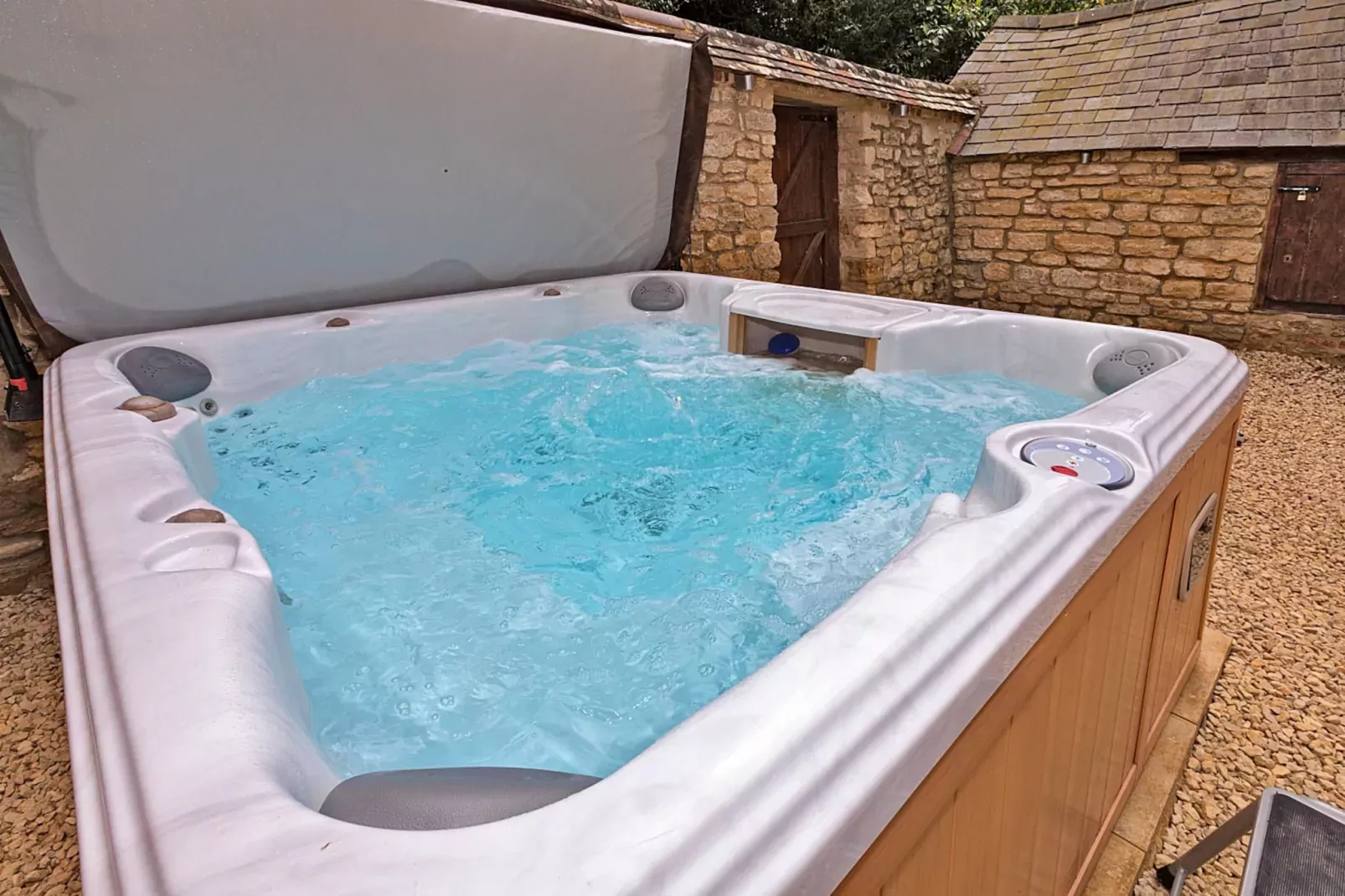 poolofhouse