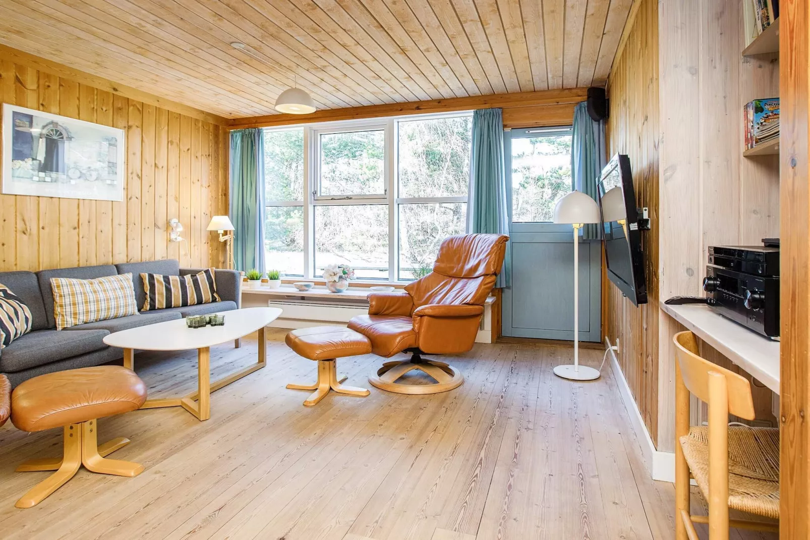 3 room,close to the sea/dike,renovate-Binnen