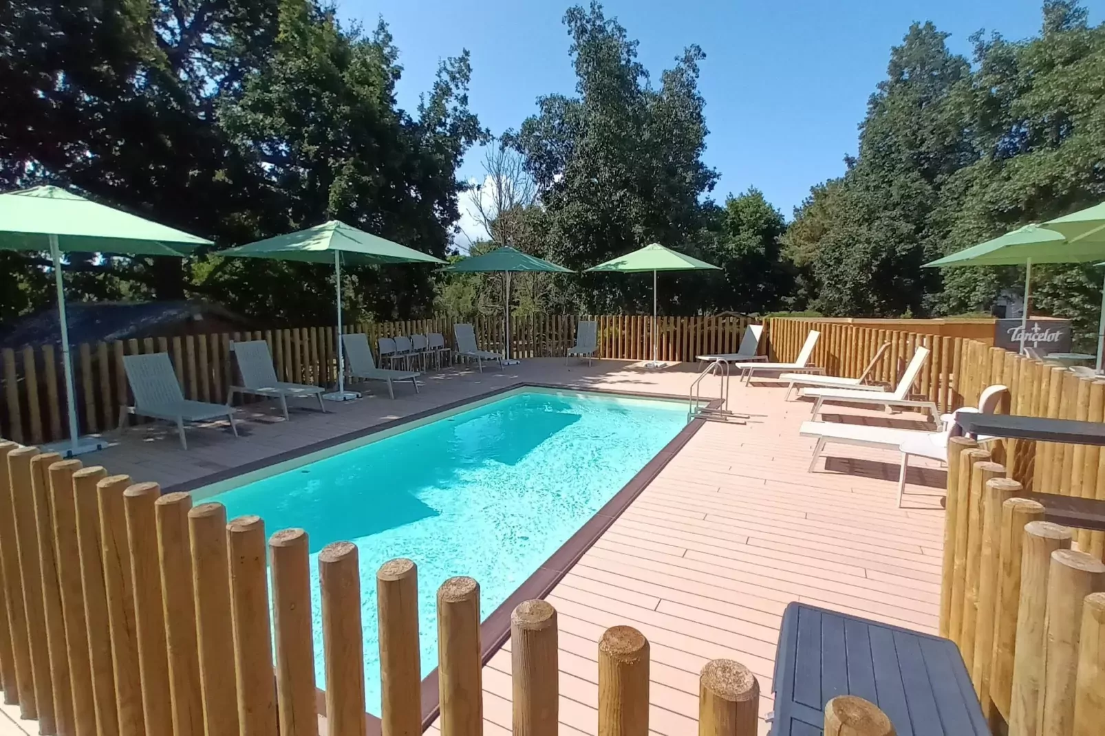 Holiday complex  Golfe du Morbihan Larmor-Baden // Apt 2 pcs 4 pers et 1 bébé 2 salles d'eau REZ DE CHAUSSÉE-Zwembad