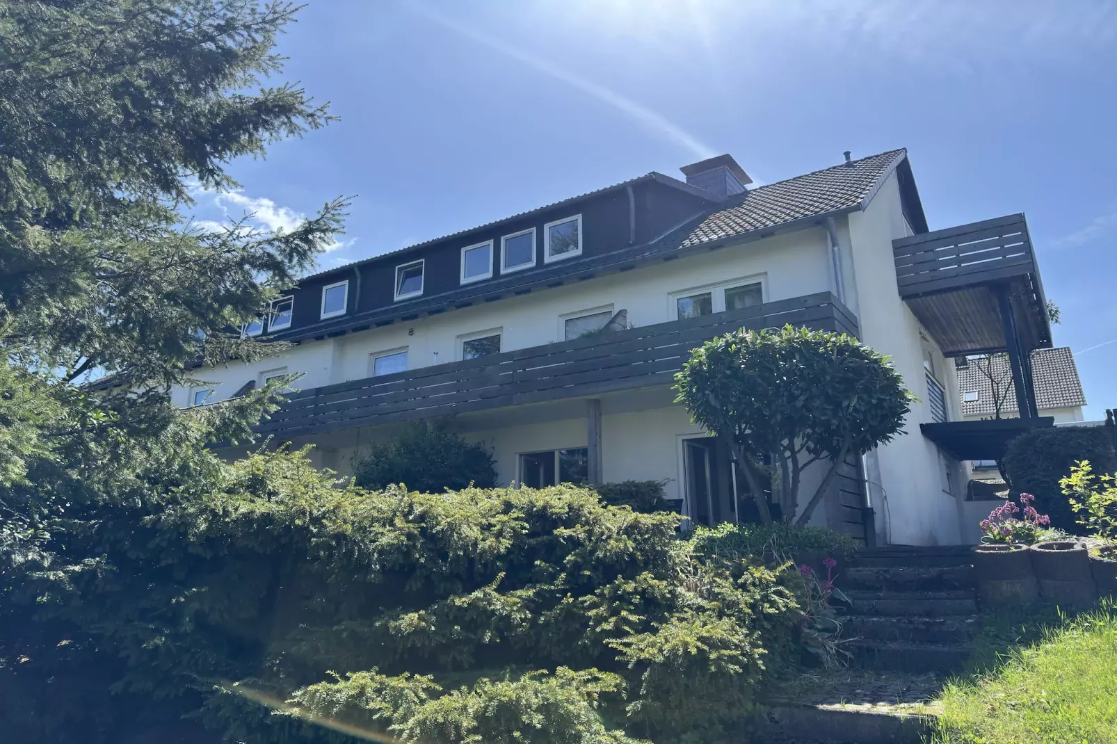 Kombination Bärenhütte  Hirschblick 10 Erw 2 Kinder-Buitenkant zomer