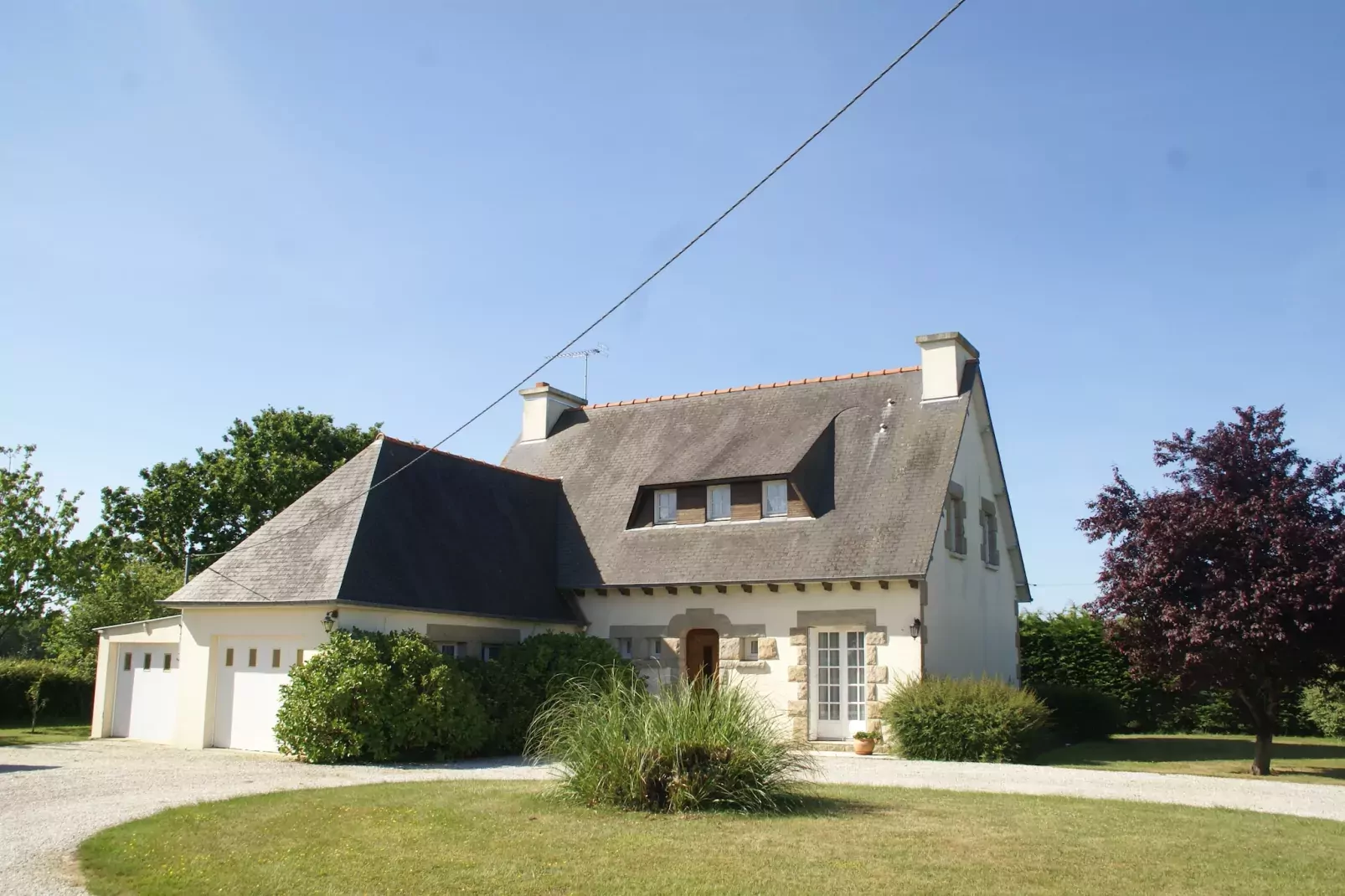 Maison de vacances Henansal-Buitenkant zomer