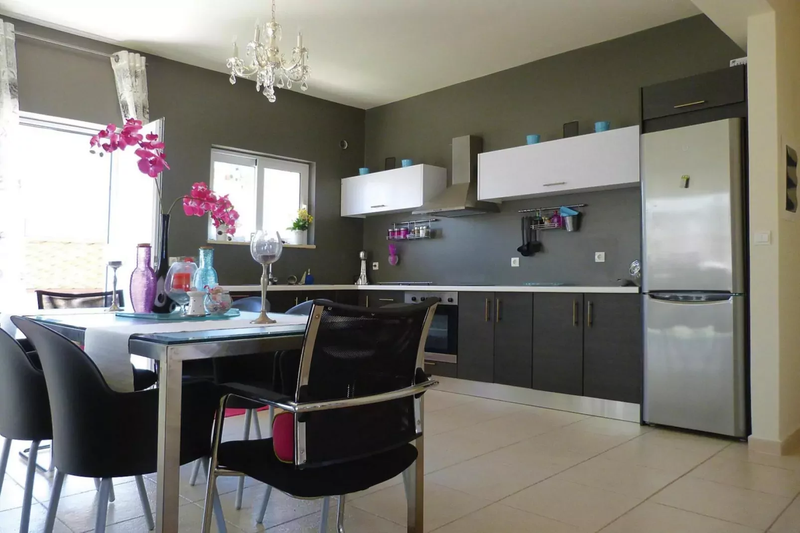 Villas Azure Beach, Nopigia-1-bedroom-villa - 45 sqm with sharing pool-Eetkamer
