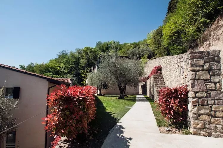 Residence Nautic Resort San Carlo Gargnano-casa san carlo-Buitenkant zomer