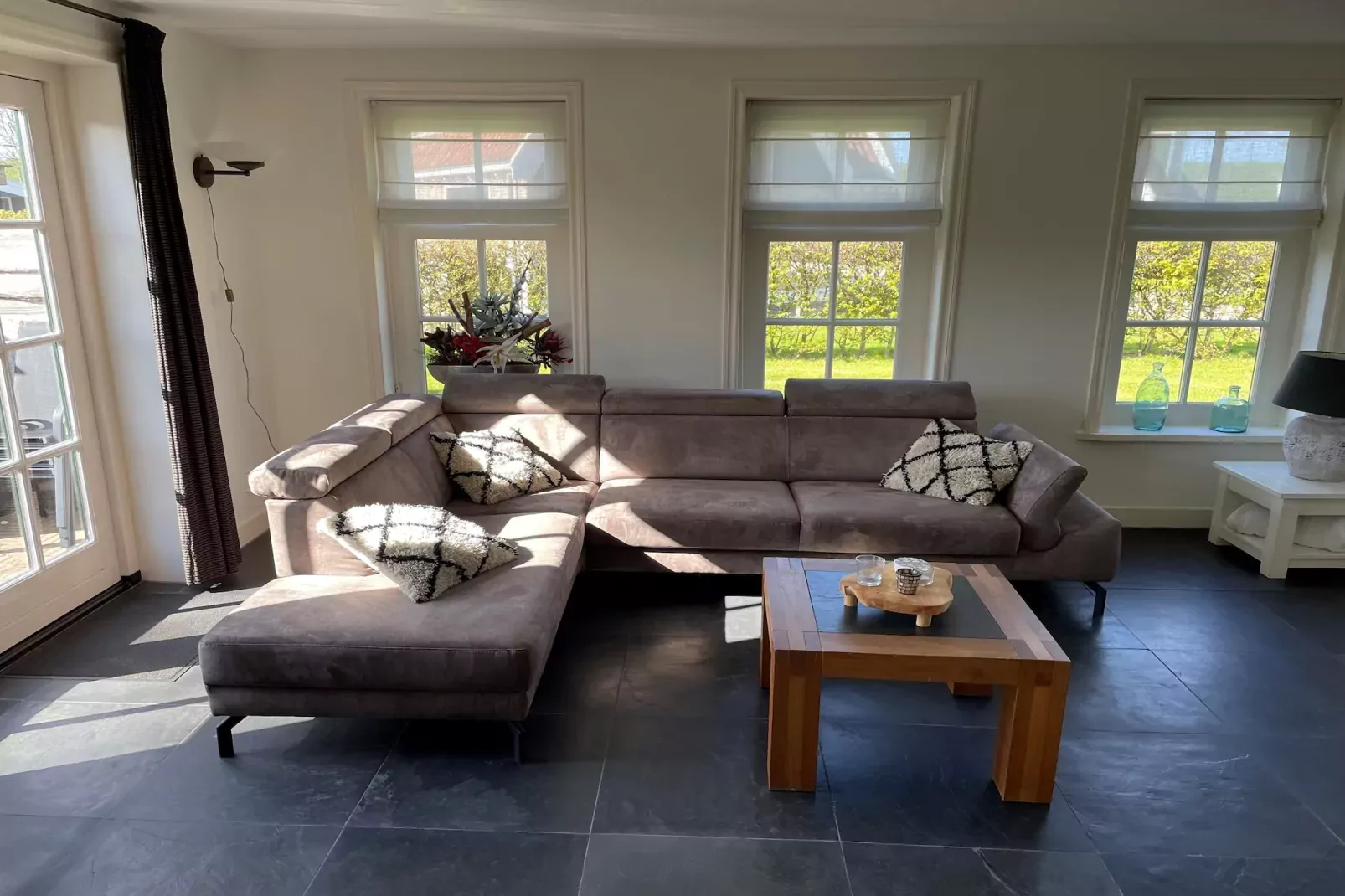 Recreatiepark Wiringherlant - Villa 14-Woonkamer