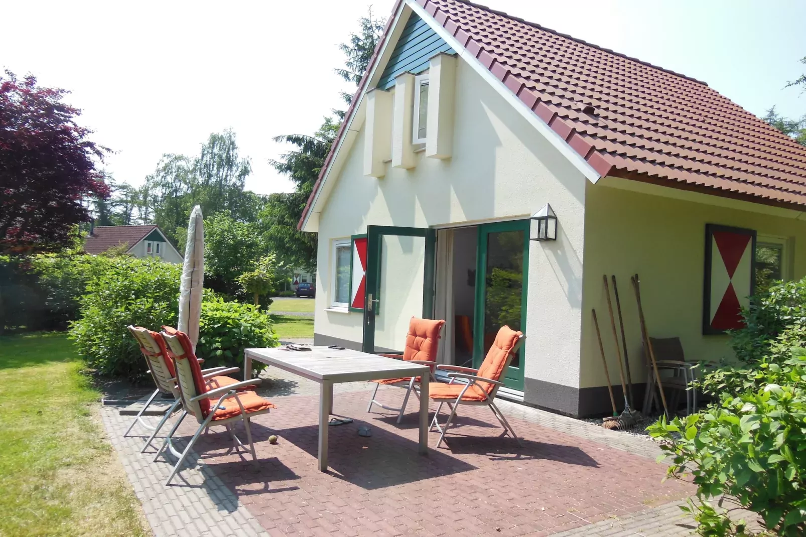 Zonnenberg 34-Buitenkant zomer