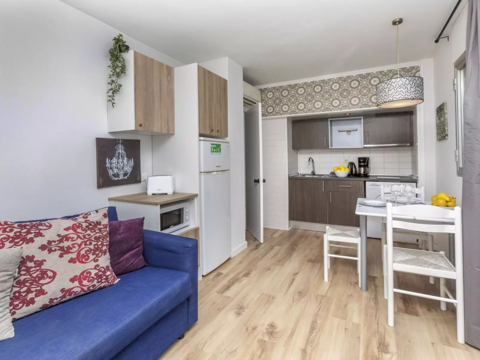 Cosy Lloret-Binnen