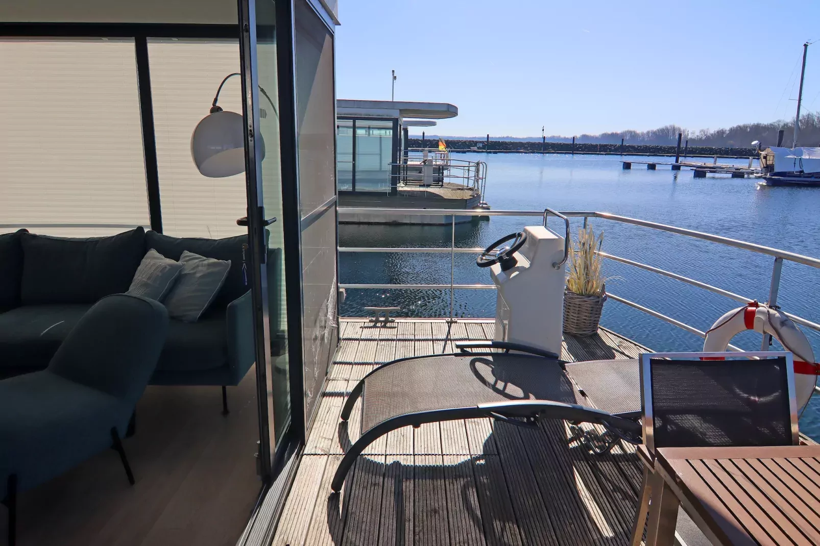 Hausboot Family & Friends LP 4 / 1-2 Personen-Terrasbalkon