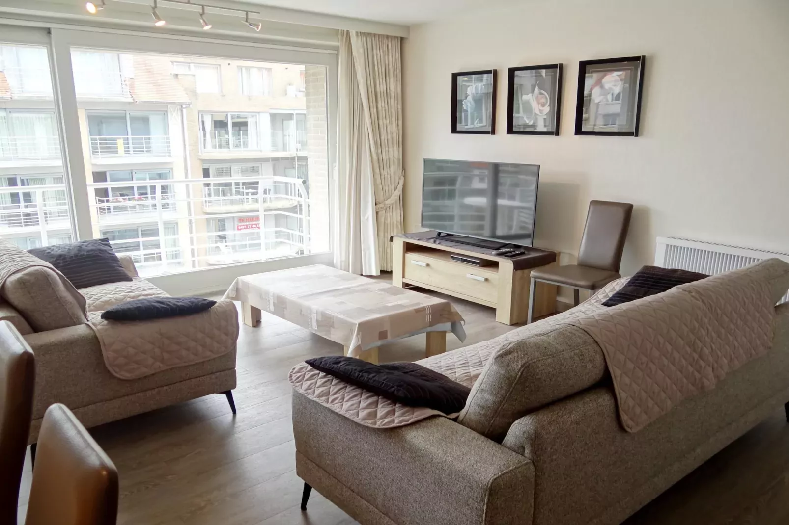 MISTRAL 0401-Woonkamer