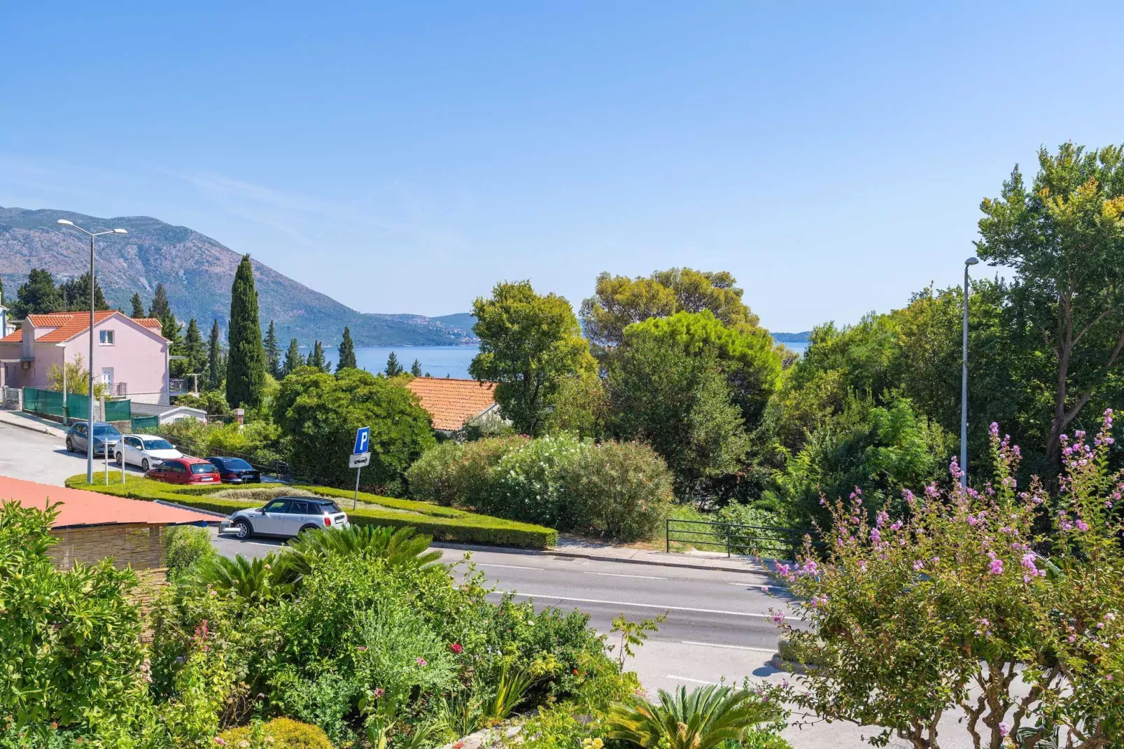Apartments Djurkovic - Deluxe One-Bedroom Apartment with Balcony and Garden View-Buitenlucht