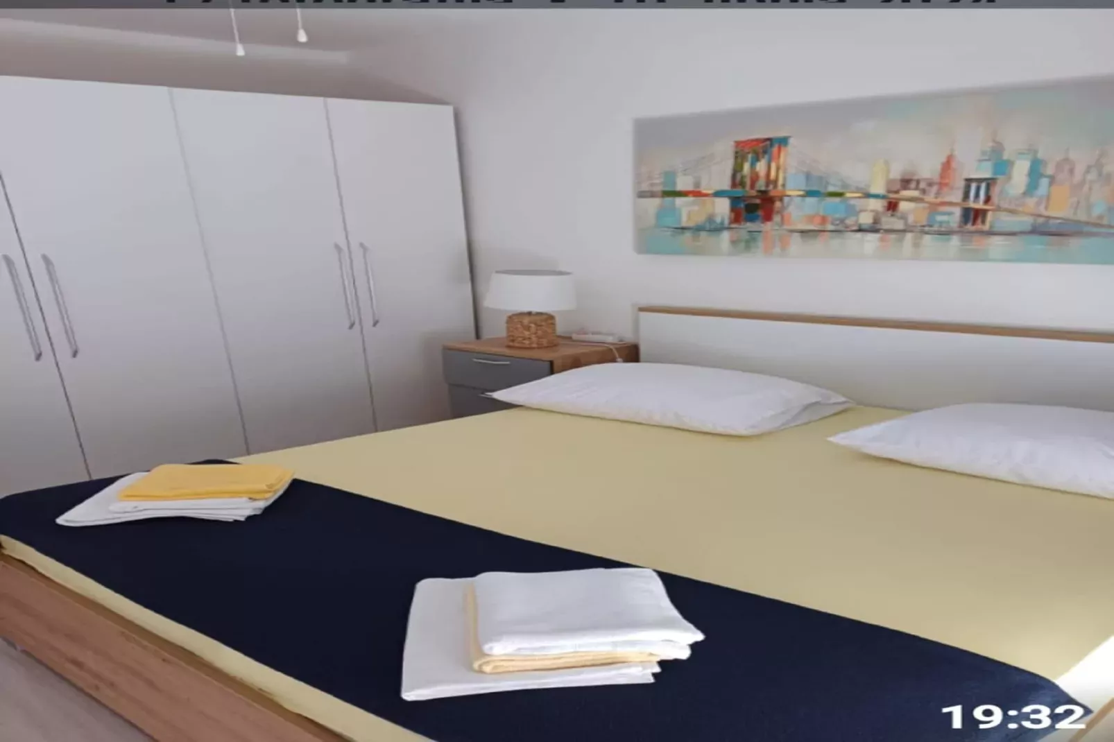 Apartment Alba - Three Bedroom Apartment with Loggia-Slaapkamer
