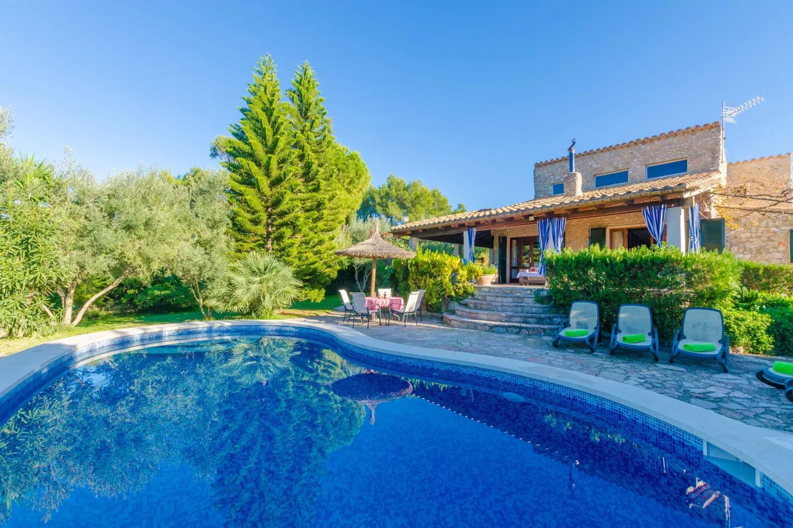 poolofhouse