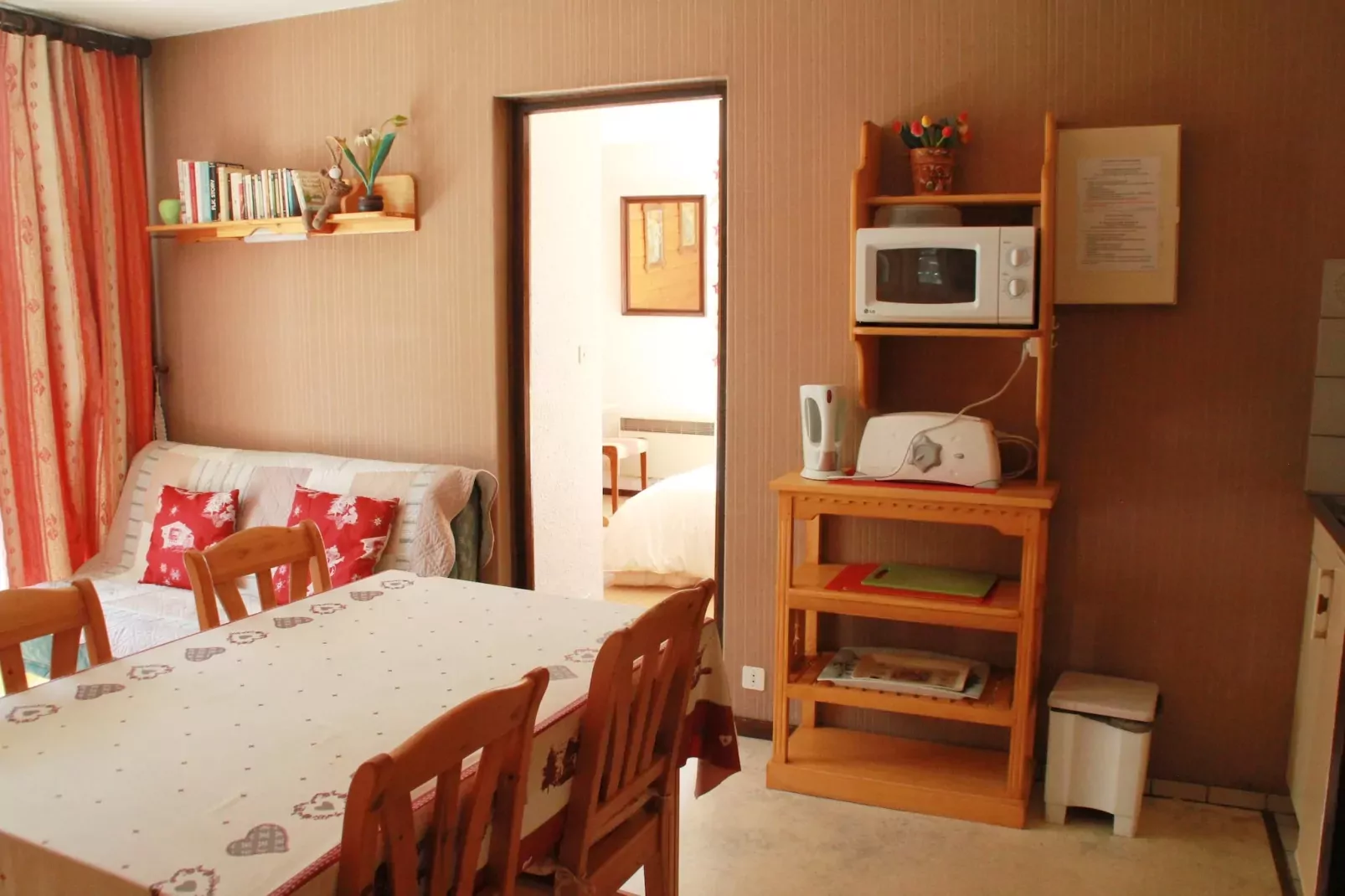 Moulin ML286 MOUNTAIN & TELECABINE 6 pers.-Eetkamer