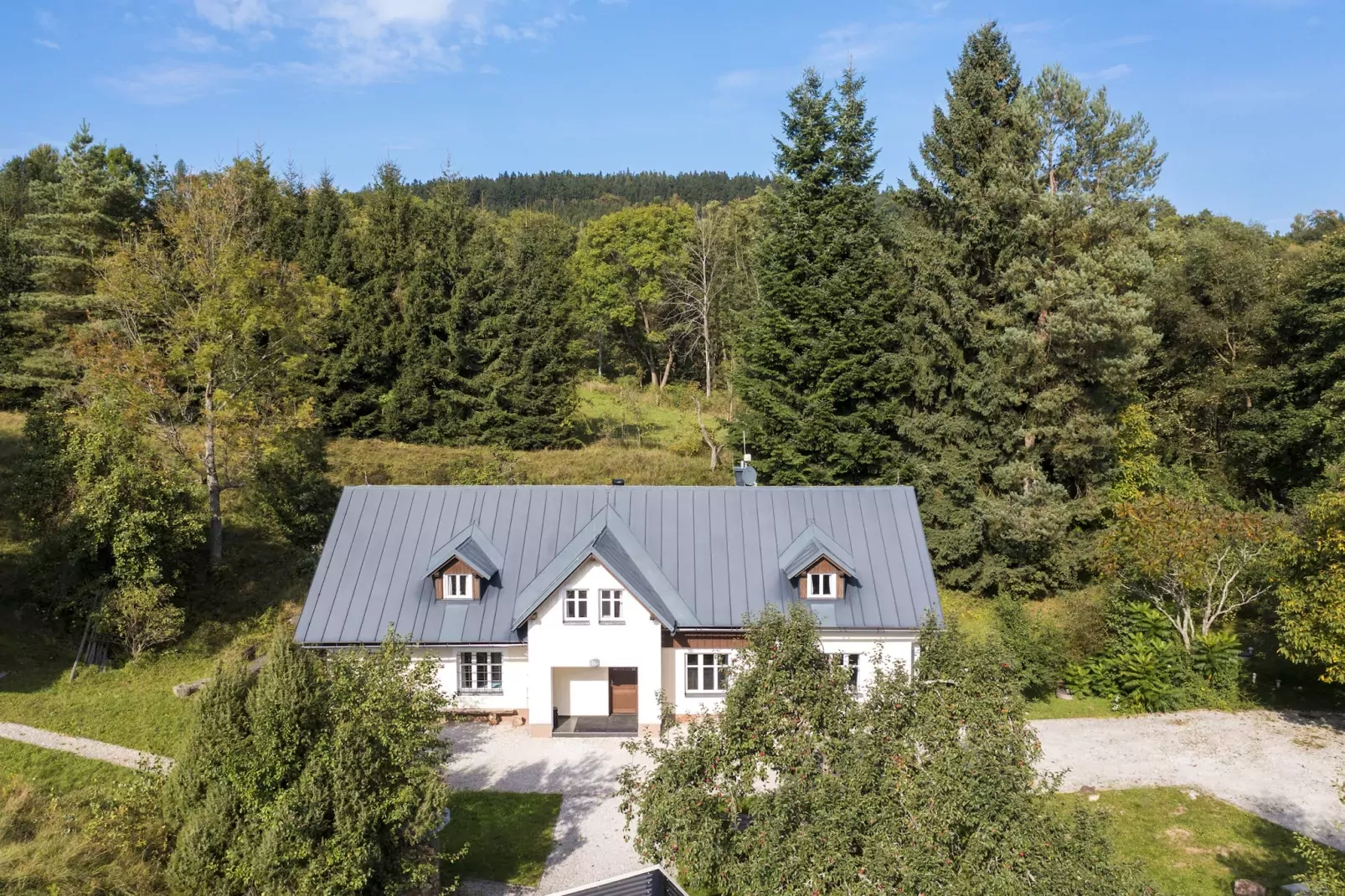 Mlade Buky KJH348-Buitenlucht