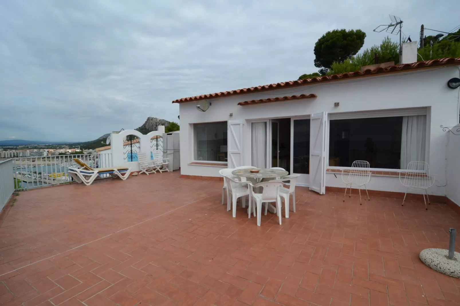 VILLA NARCOL
