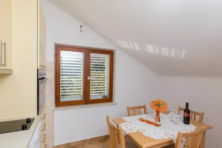 Apartments Memunić - One Bedroom Apartment with Garden View (MALI)