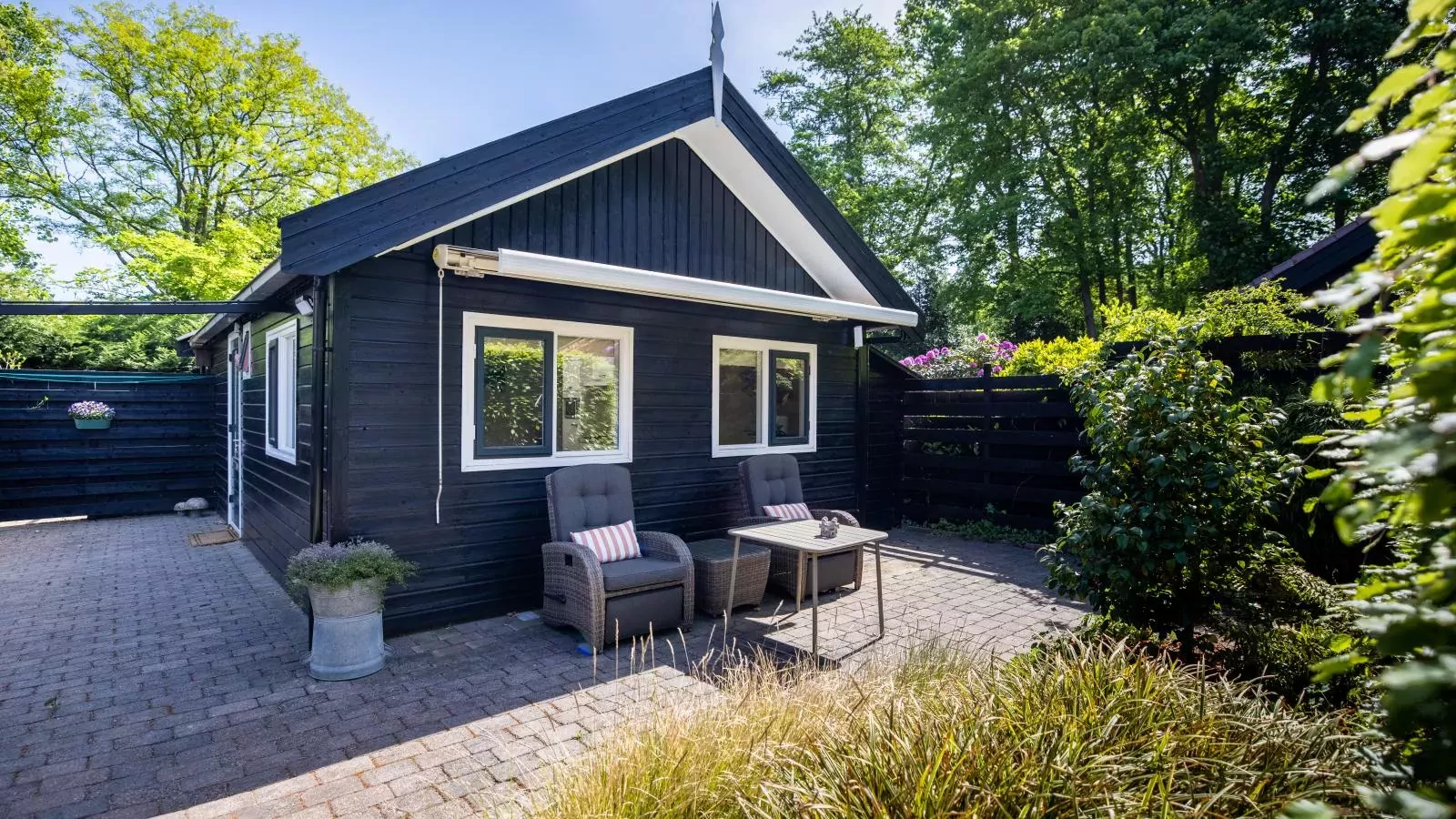 De Groeter Lodge-Buitenkant zomer