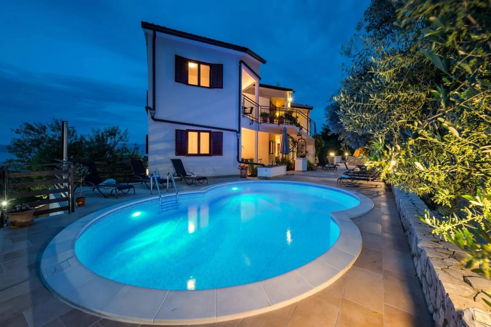 Lara 9 - Shared Pool, Sauna, Jacuzzi