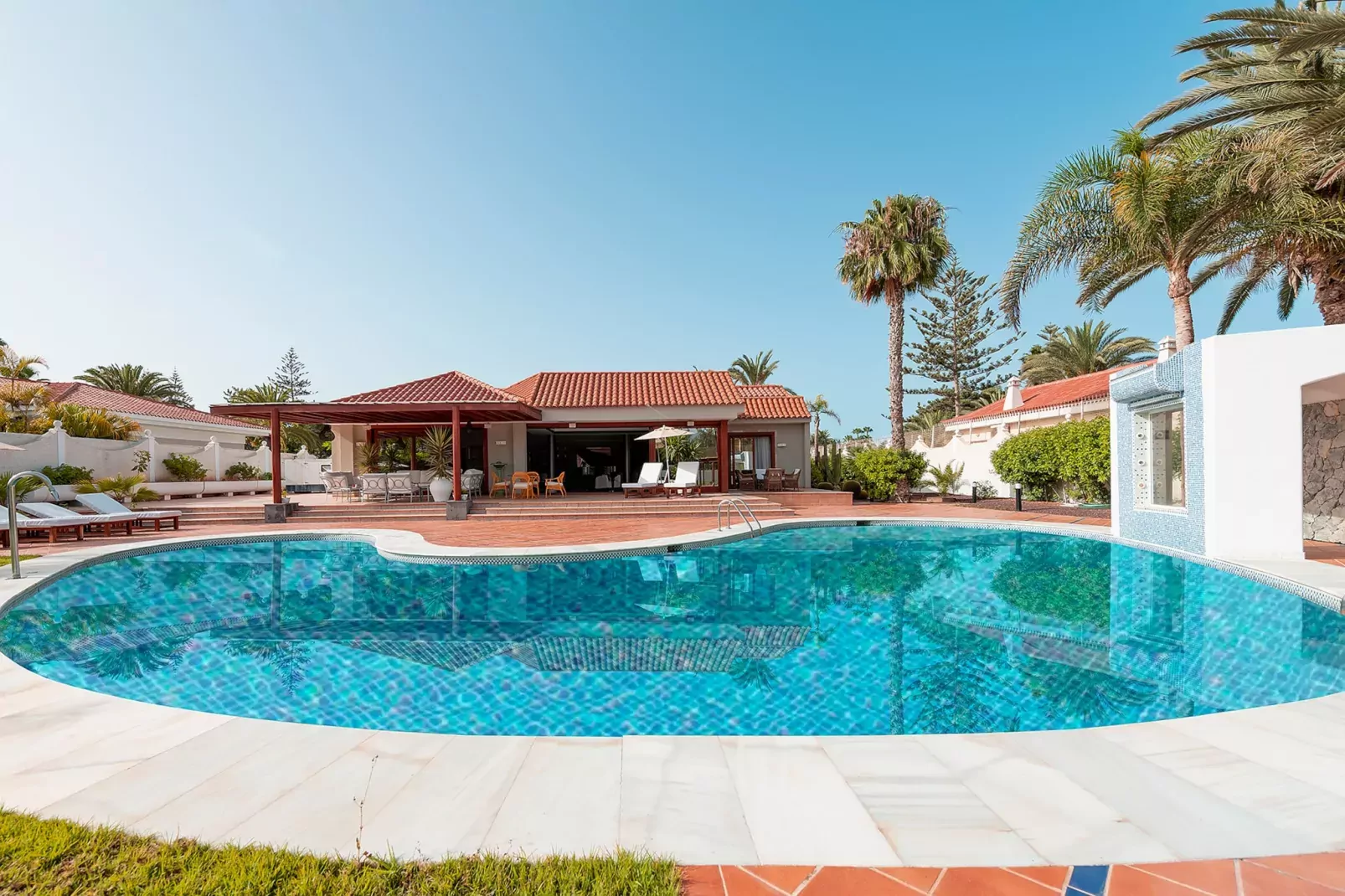 poolofhouse