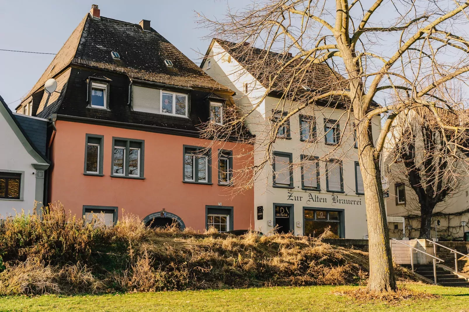 Modern Stay Studio mit Balkon-Buitenkant zomer