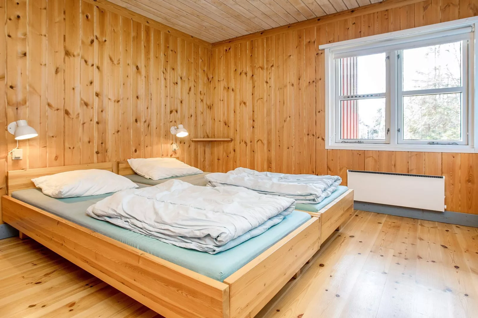 3 room,close to the sea/dike,renovate-Binnen