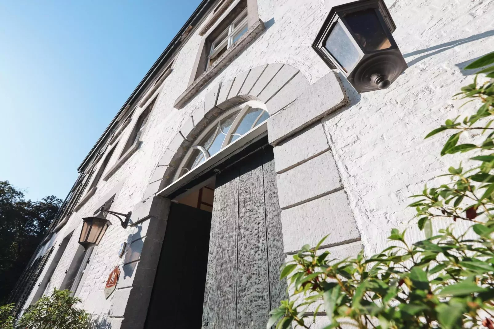 Appartement voor vier Domain Château Dieupart-Buitenkant zomer