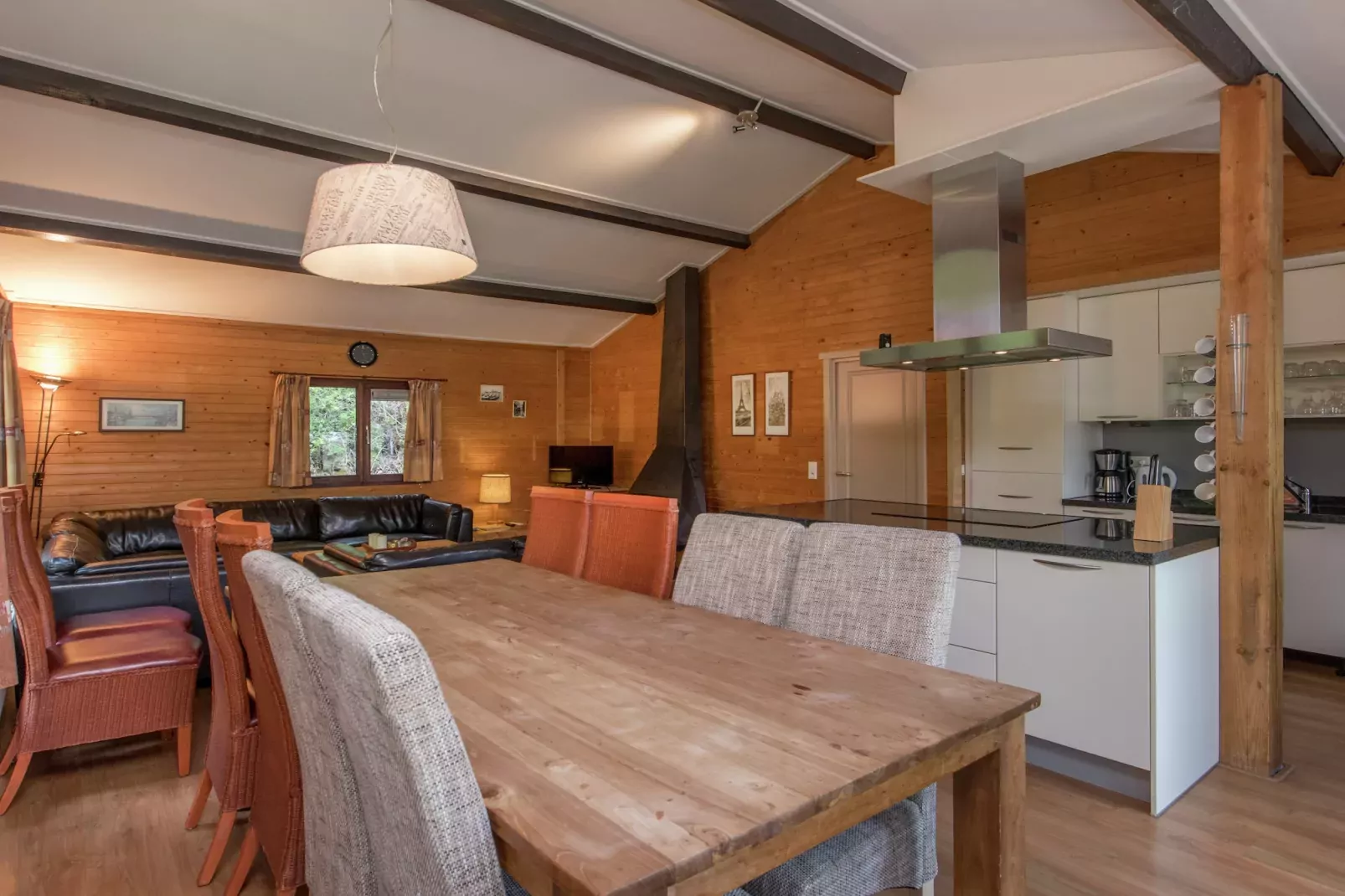 Chalet Jagershof-Eetkamer