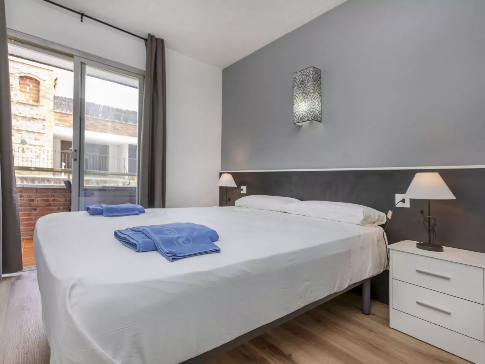 Cosy Lloret-Binnen