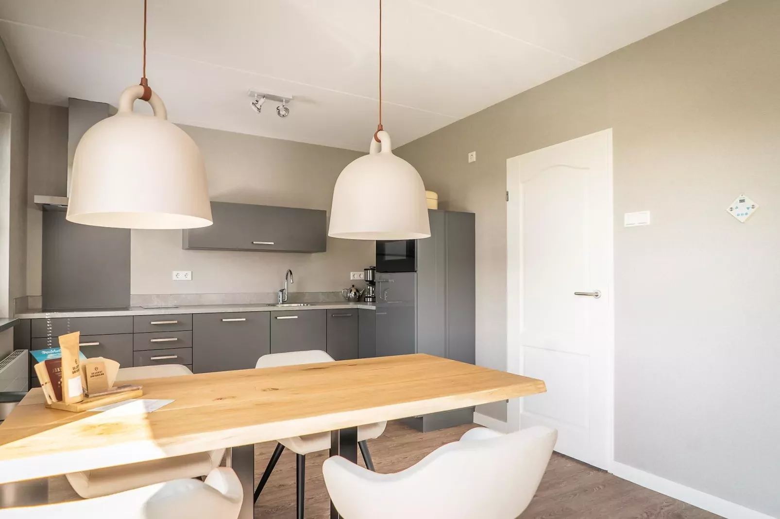 Bungalow Roggesloot A-8a-Eetkamer