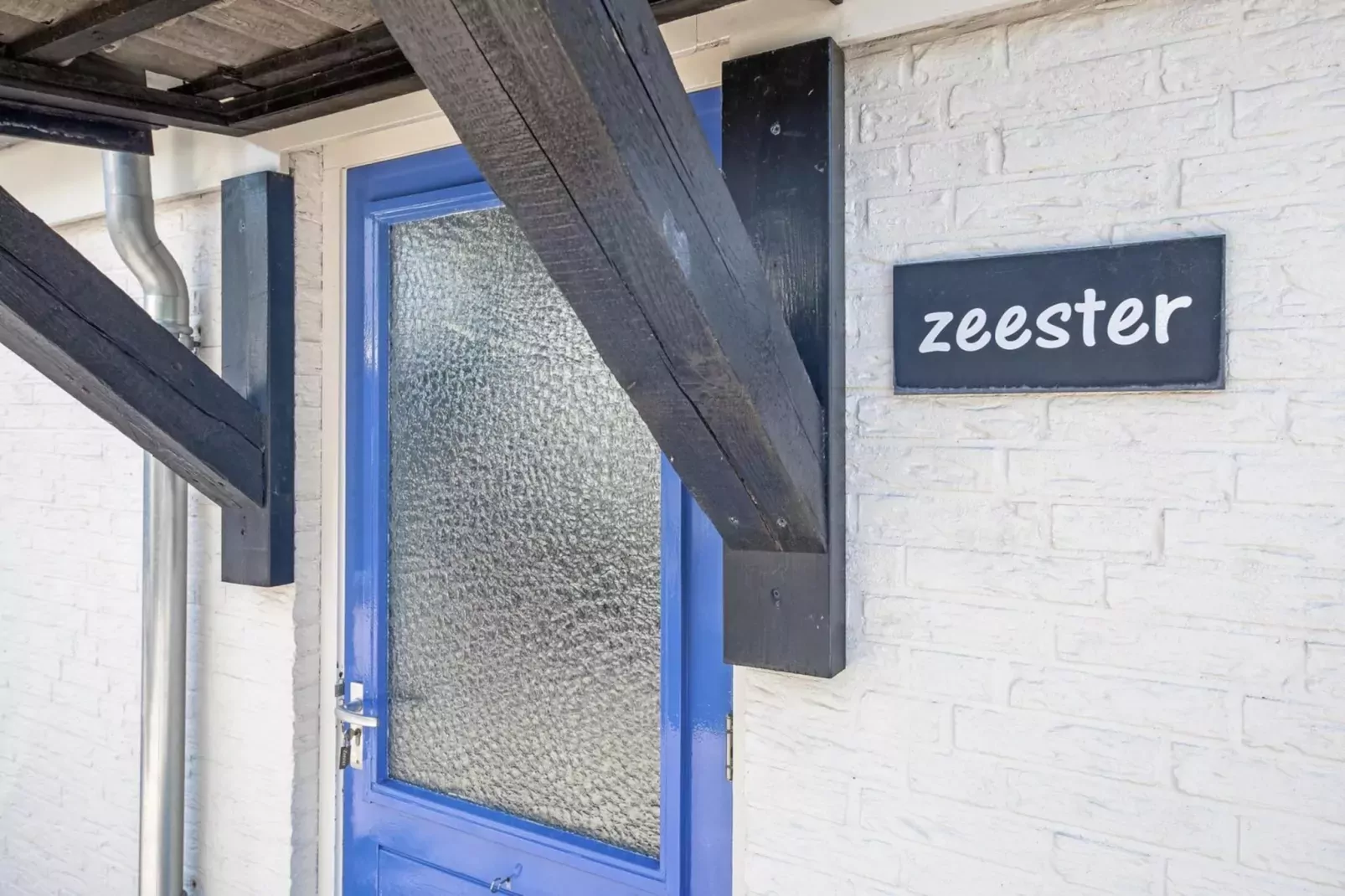 Strandhuys Zeester-Buitenkant zomer