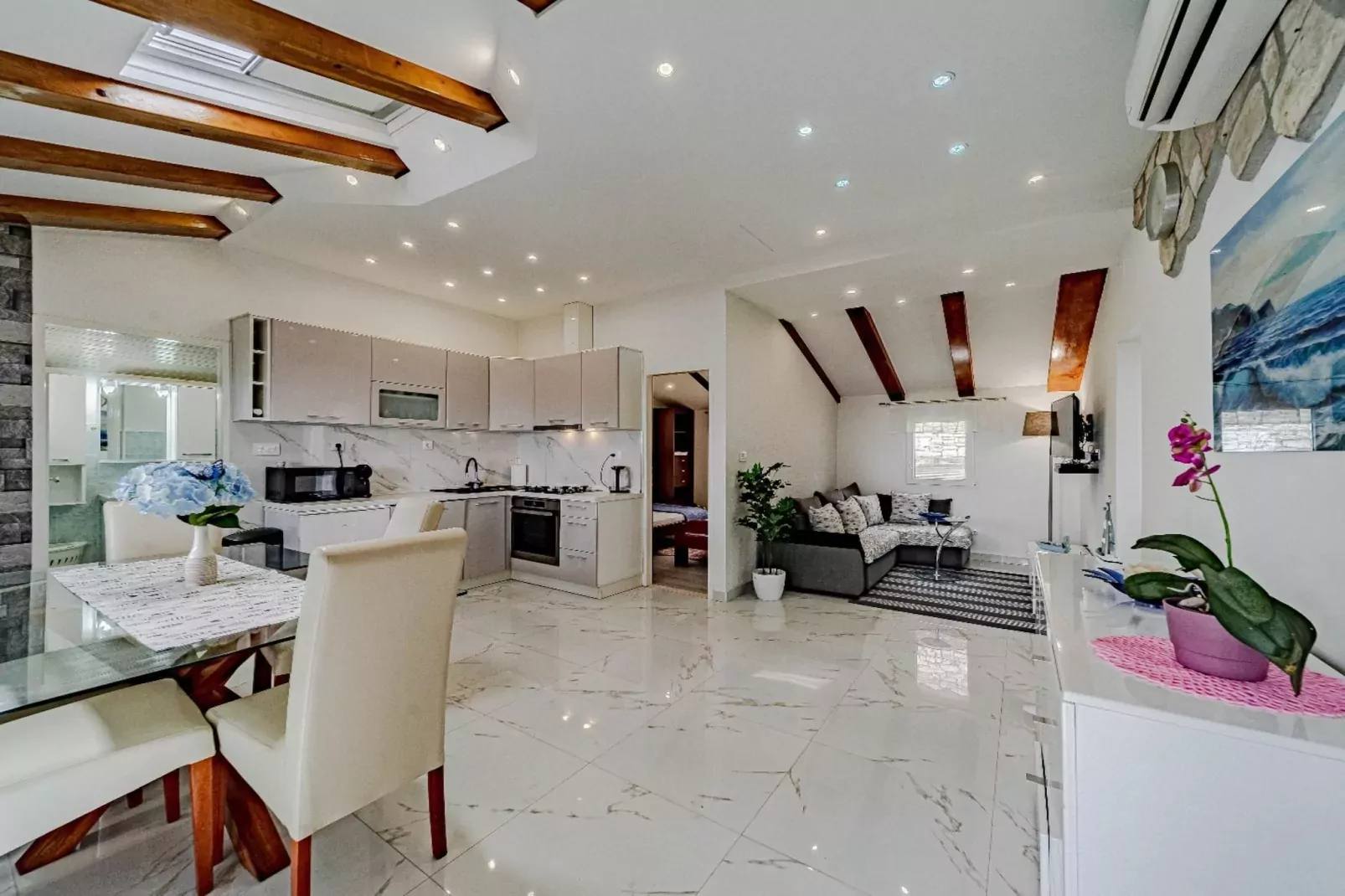 Stone House Blaca - Two Bedroom Stone House with Terrace and Sea View-Woonkamer