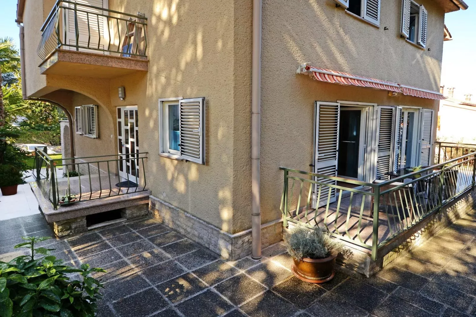 Apartment Saša-Buitenkant zomer