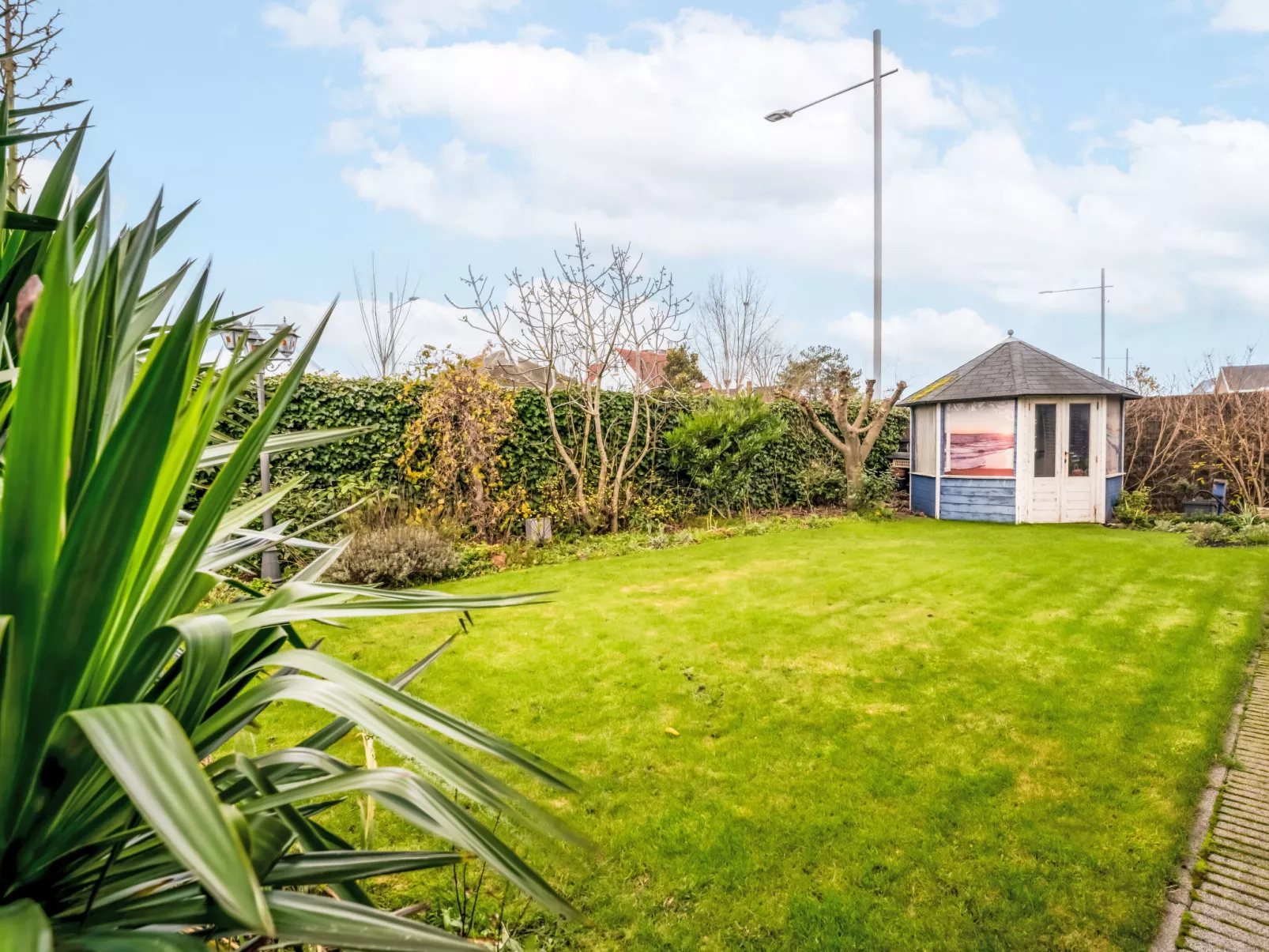 Zeelucht with private garden