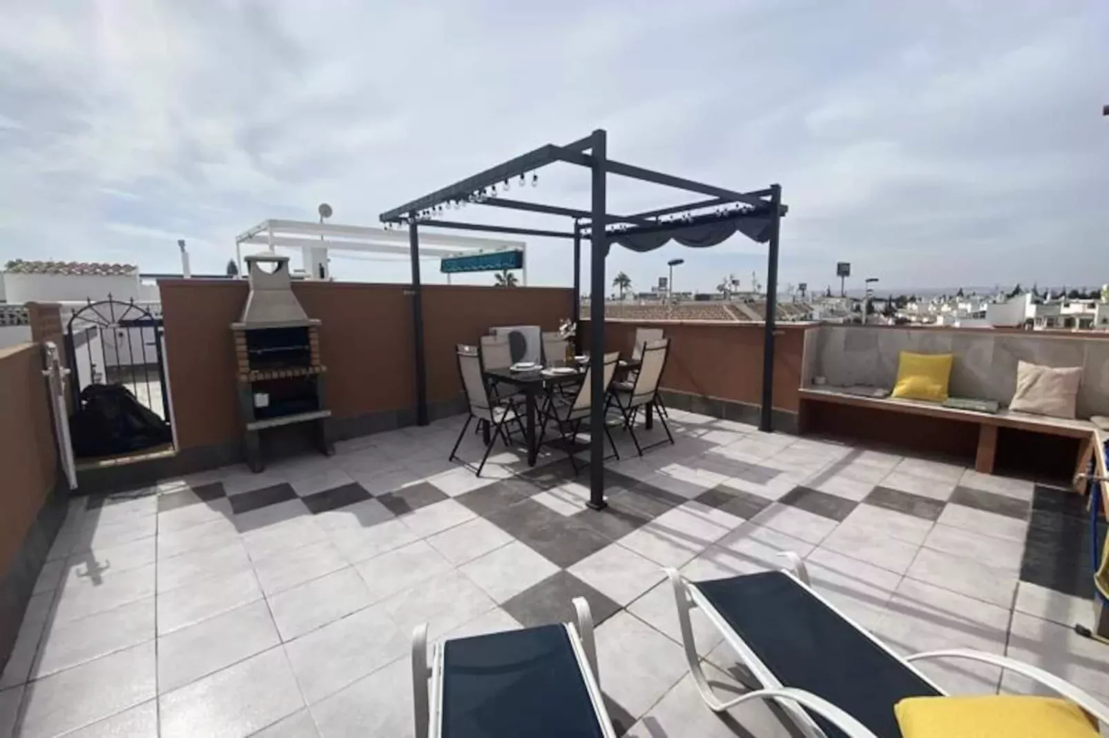 Appartement Avec Solarium équipé, Barbecue Et Piscine