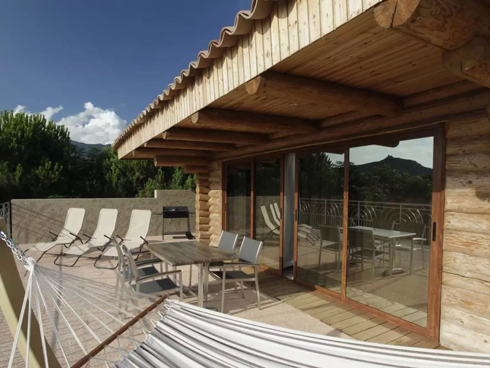 Chalet Double-Buiten