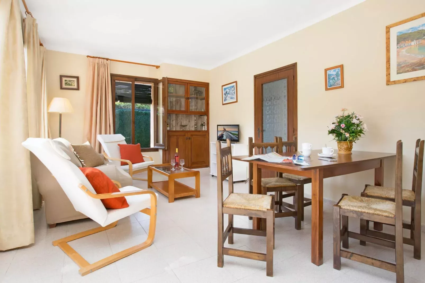 Tres Pins 1-Eetkamer