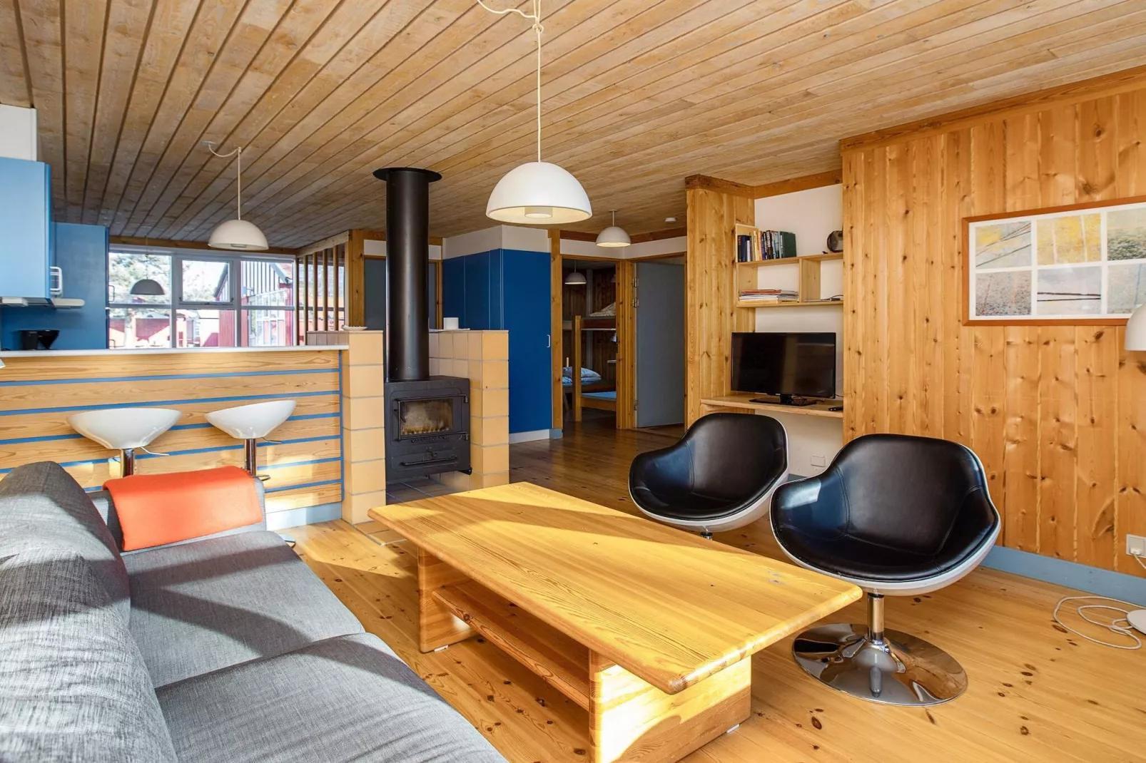 3 room,close to the sea/dike,renovate-Binnen