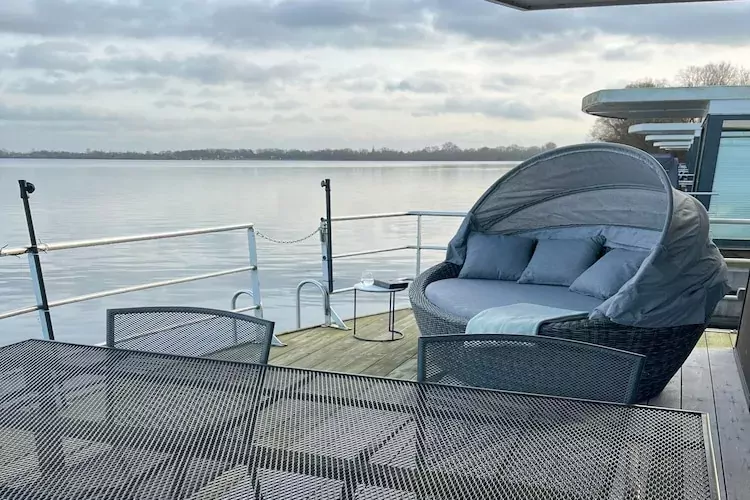 Floating 44 / Boot 4 / 2 Personen-Terrasbalkon