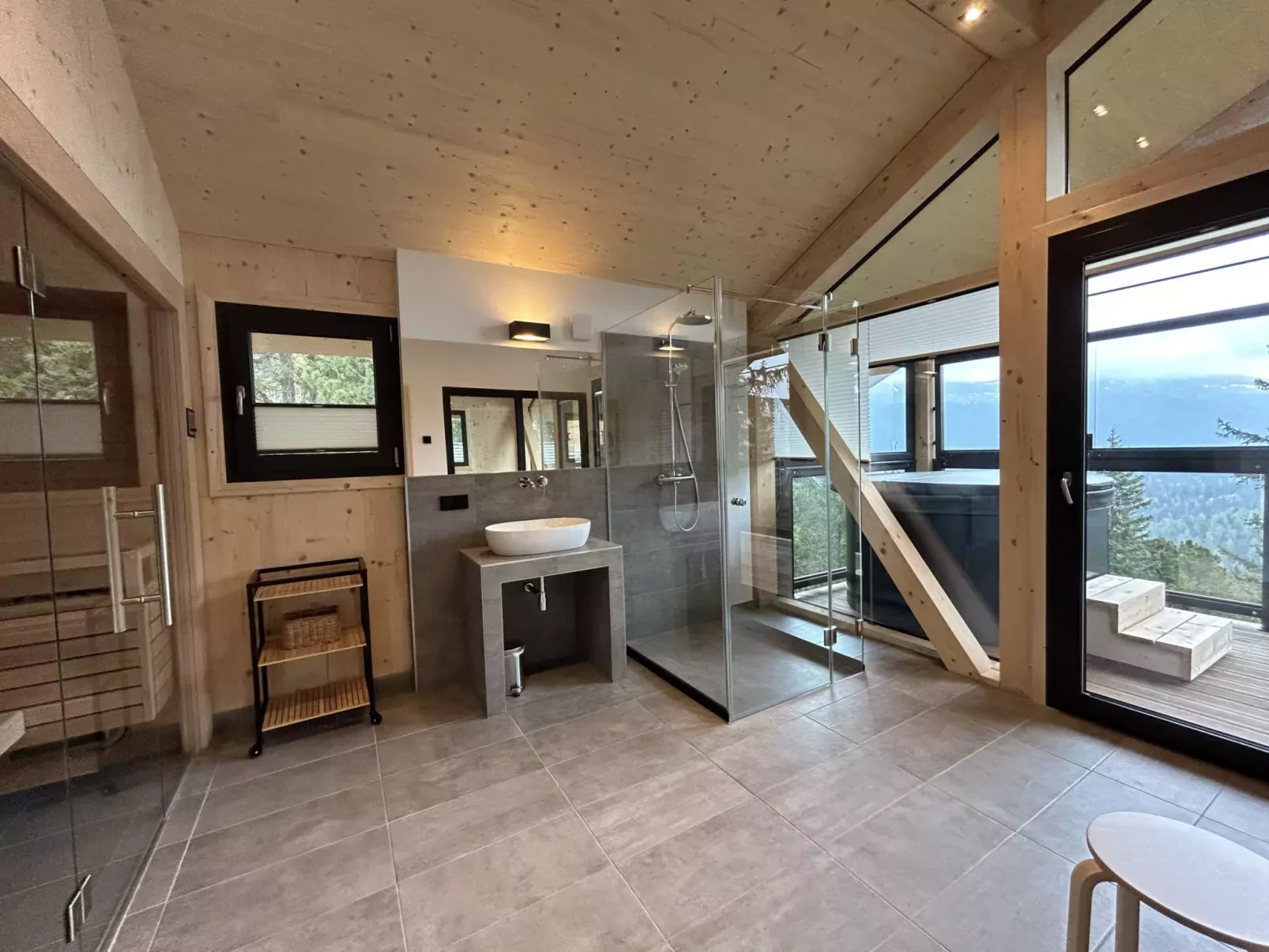 Superior # 13 mit Sauna & Hot Tub-Binnen