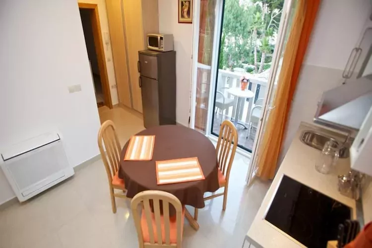 Apartments Villa Grlica - Comfort One Bedroom Apartment With Terrace and Garden View (A3)-Woonkamer