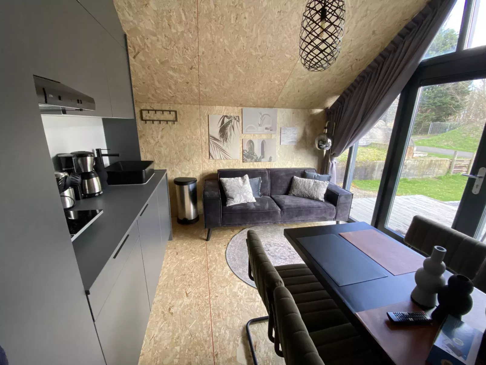 Solo Retreat 4-Binnen