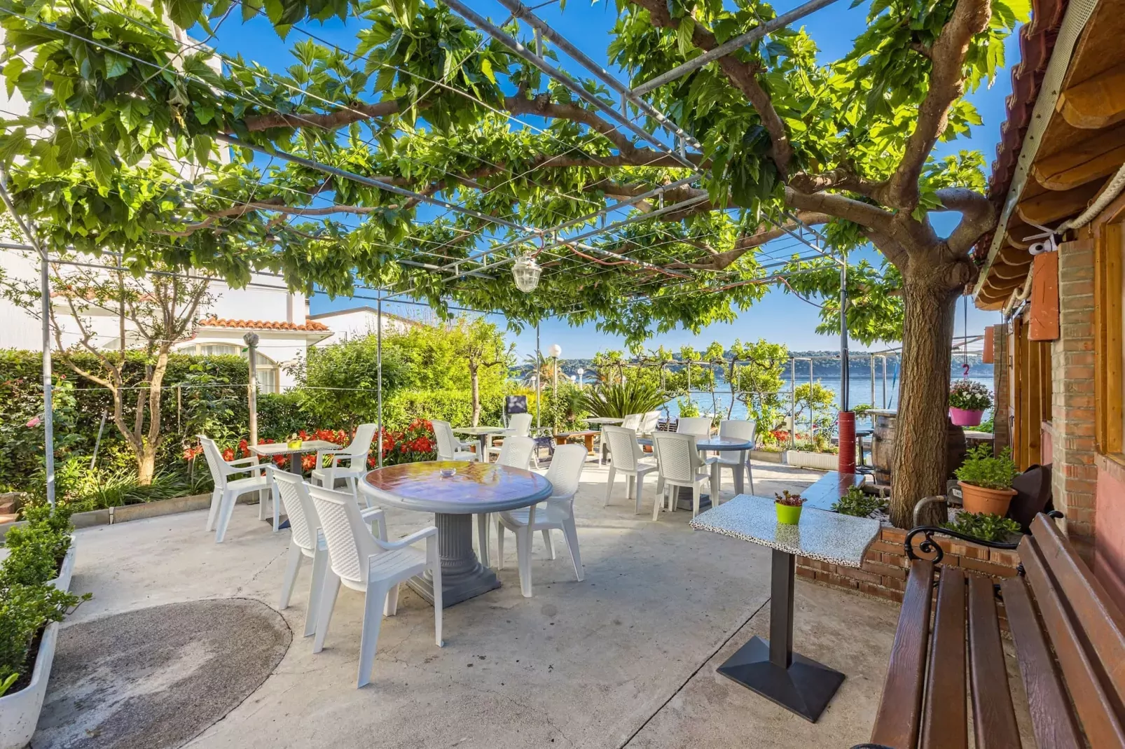Apartments Jurica - Apt Petra with Sea View