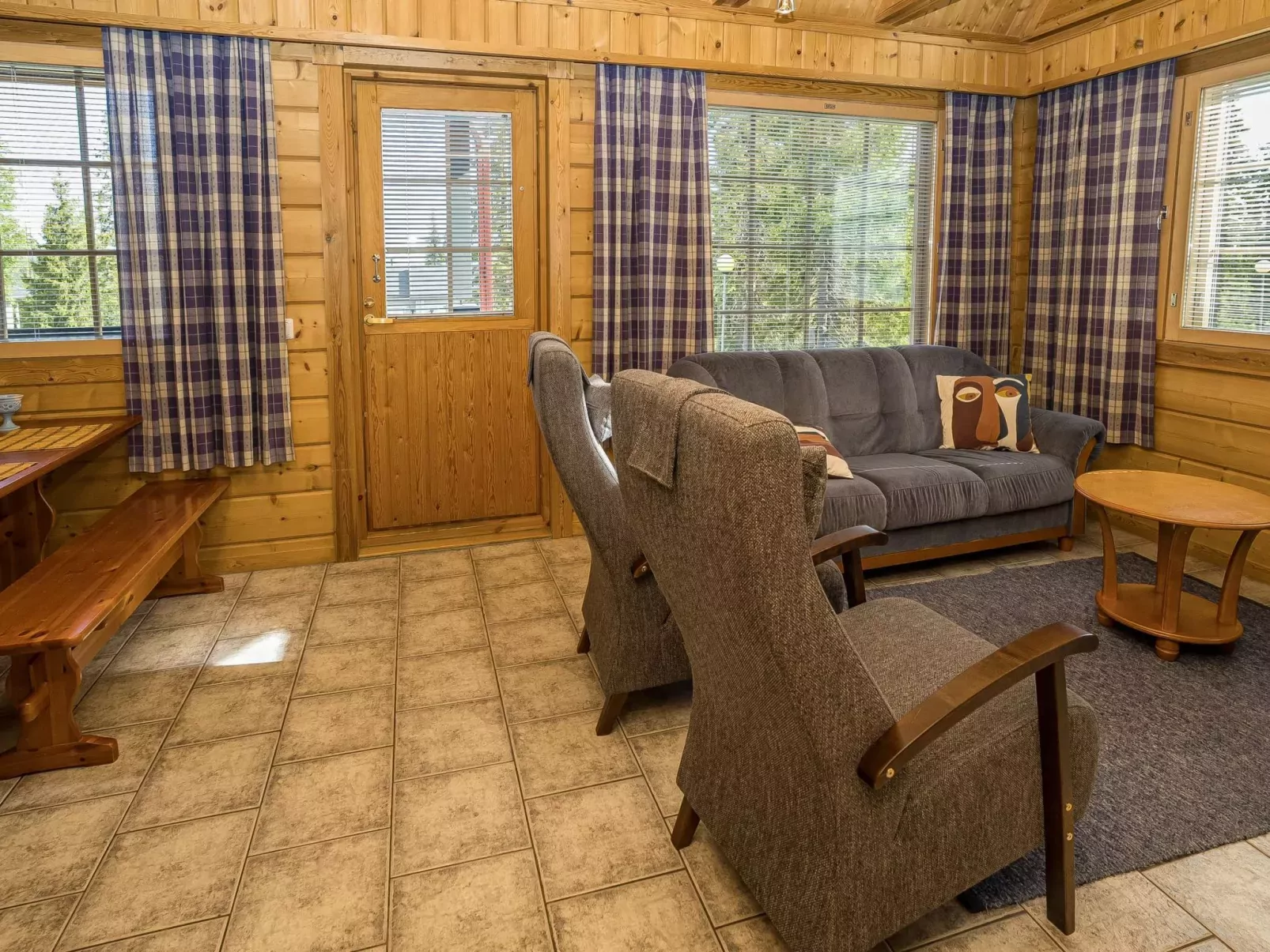 Kinostupa 2a (18)-Binnen