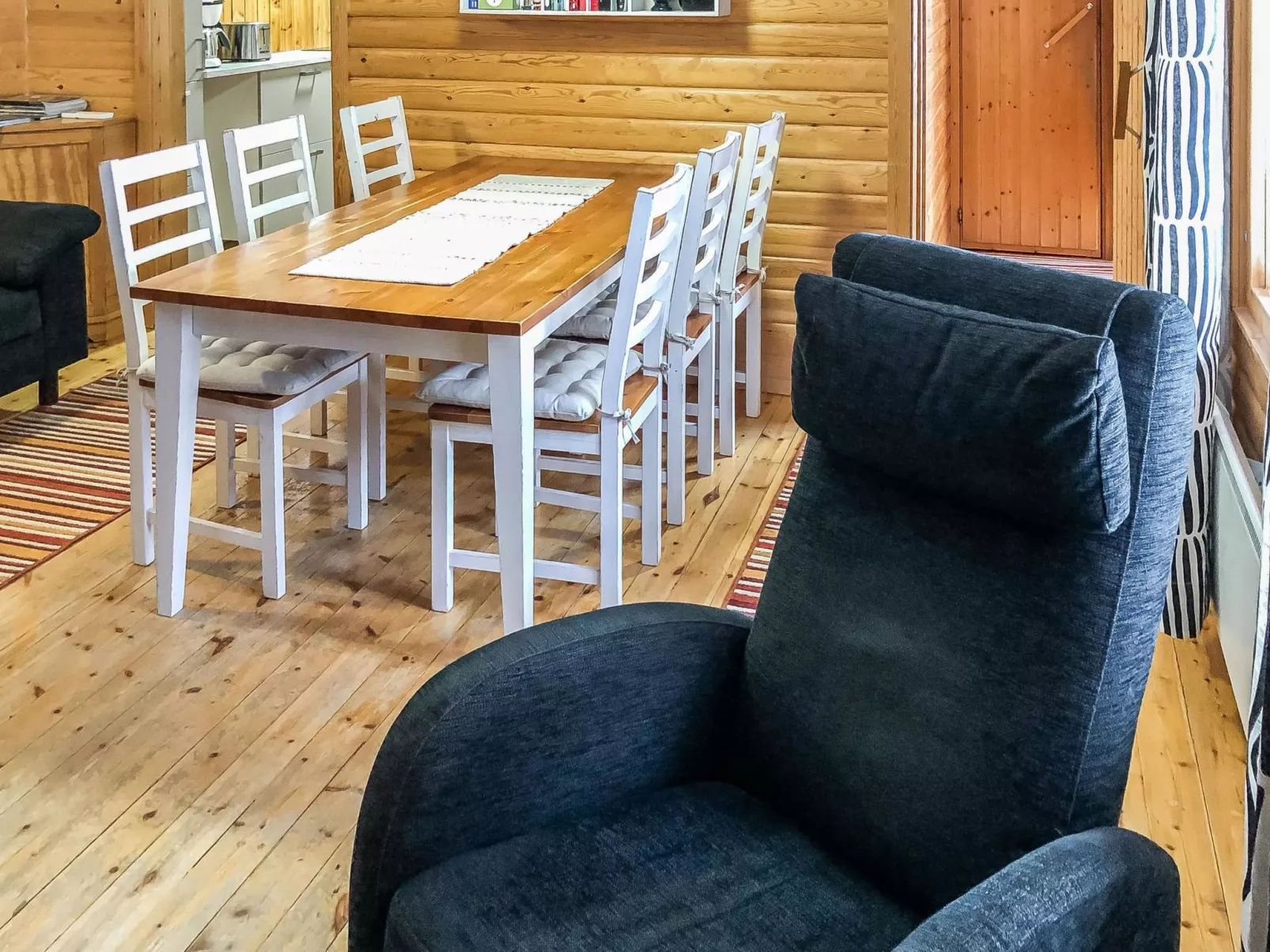 Ylikitkajärvi, kesäkumpu