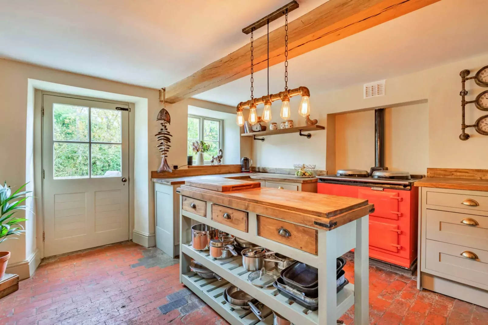 Islip Mill House - Beautiful Riverside Home