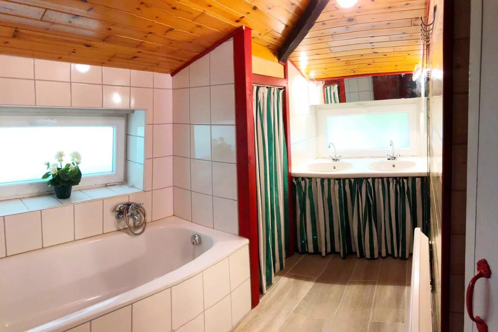 Quarreux 27-Badkamer