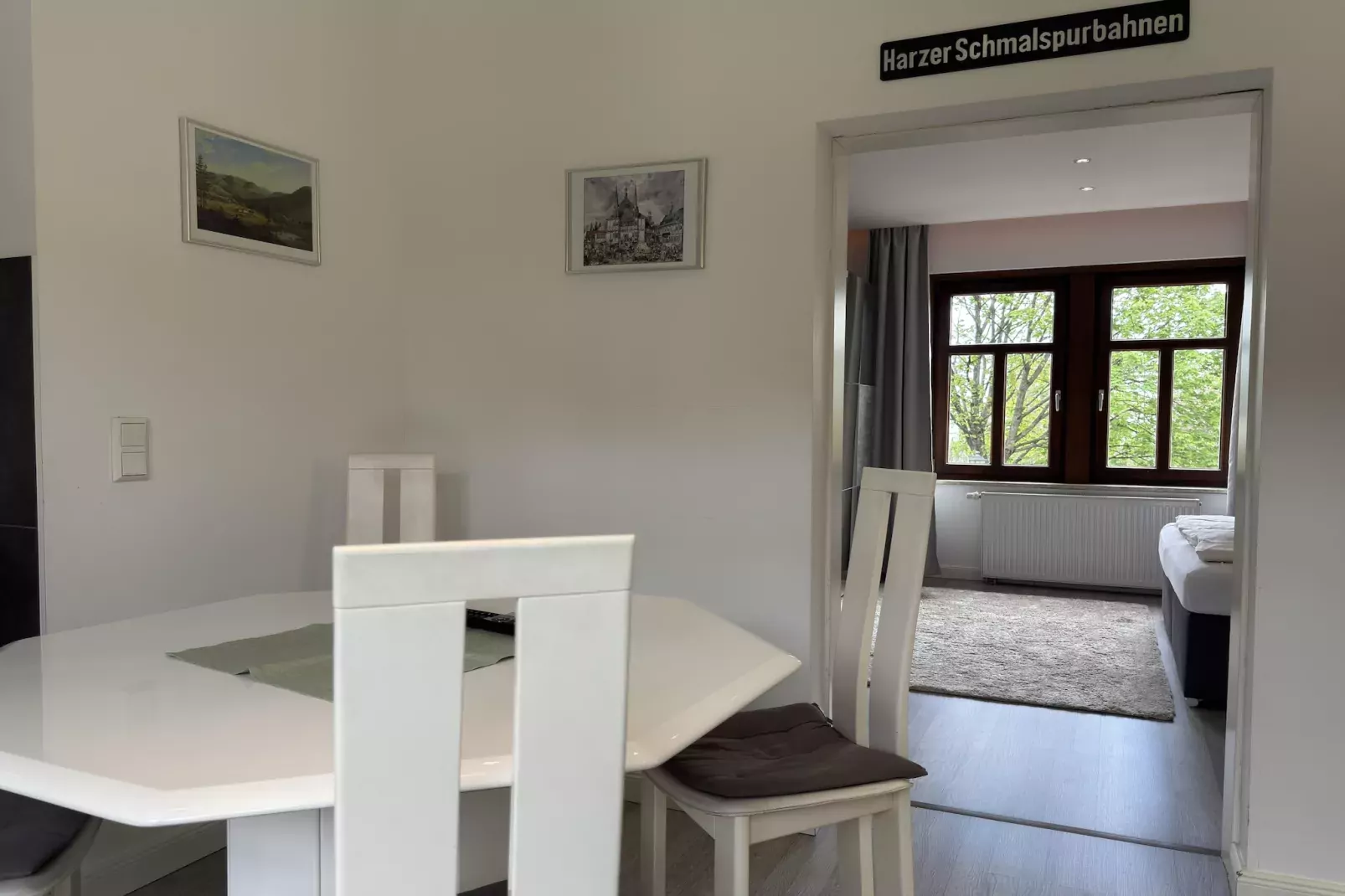 Apartment im alten Bahnhof-Woonkamer