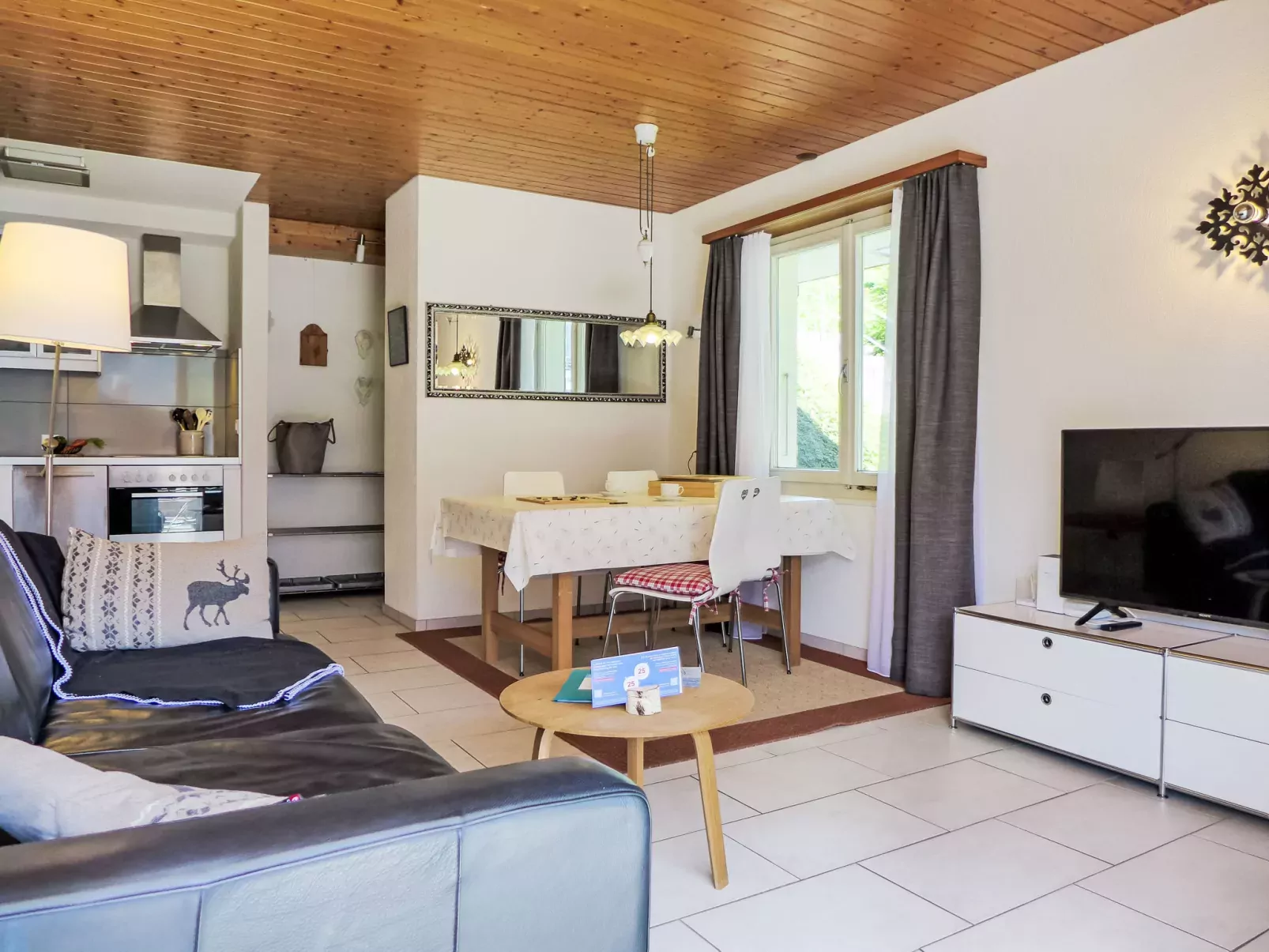 Chalet Almis-Bödeli-Binnen