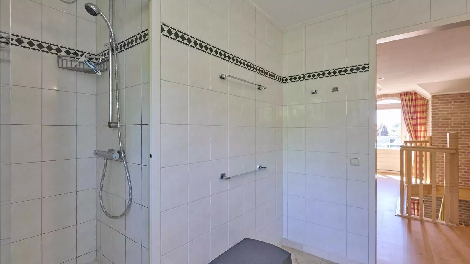 Lionshuis-Badkamer
