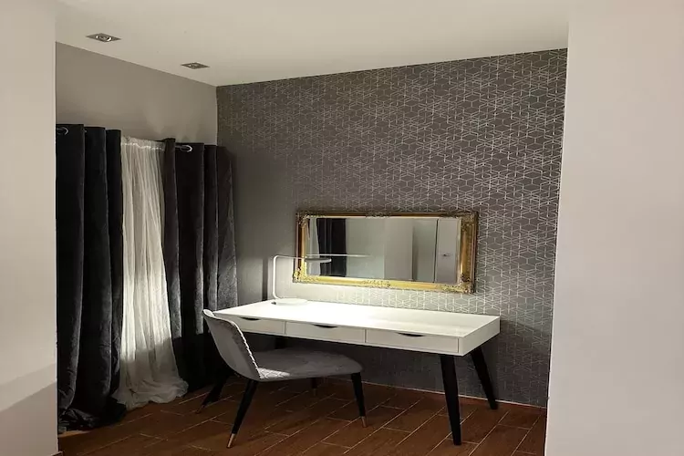 Apartment Frankie's Place - Two-Bedroom Apartment with Terrace and Sea View-Binnen